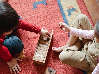 Как воспитателю развивать речь дошкольников через игру?