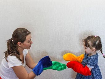 Как развивать социальные навыки у тревожного ребенка?