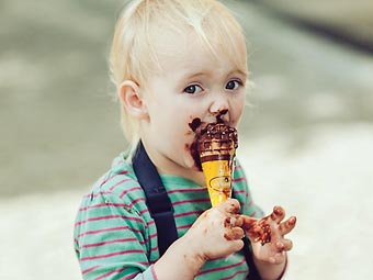 «Ну и манеры»: как научить ребенка правилам этикета